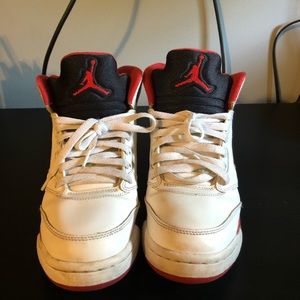 Fire red retro 5 size 7 Men